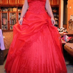 Вечернее или свадебное платье, новое. Размер 46 - 48.
5000 рублей.