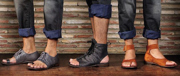 С чем носить мужские сандалии