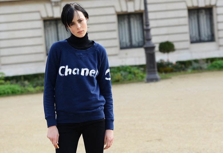 holding-dos-and-donts-turtlenecks