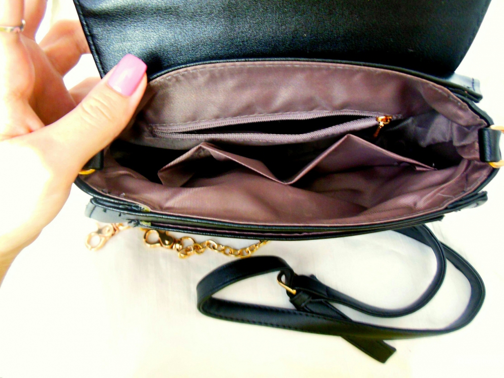 Небольшая дамская сумочка с милым дизайном