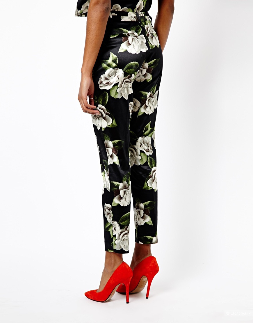 Очень красивый костюм River Island