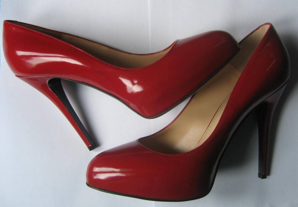 Новые красные лакированные туфли NANDO MUZI (размер 40 на 39-39,5)