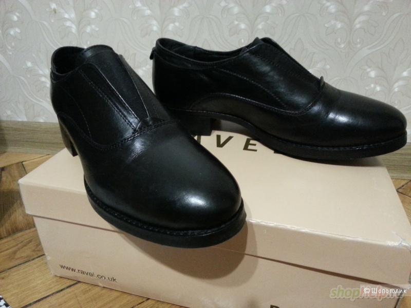 Кожаные туфли на плоской подошве Ravel 37р