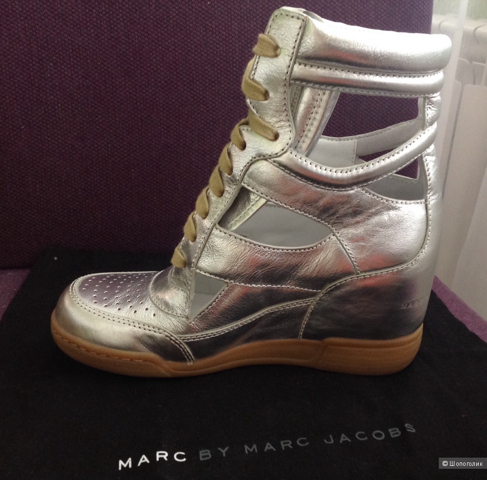 Продам новые Marc By Marc Jacobs Silver Kisha Cutout Hidden Wedge Sneakers