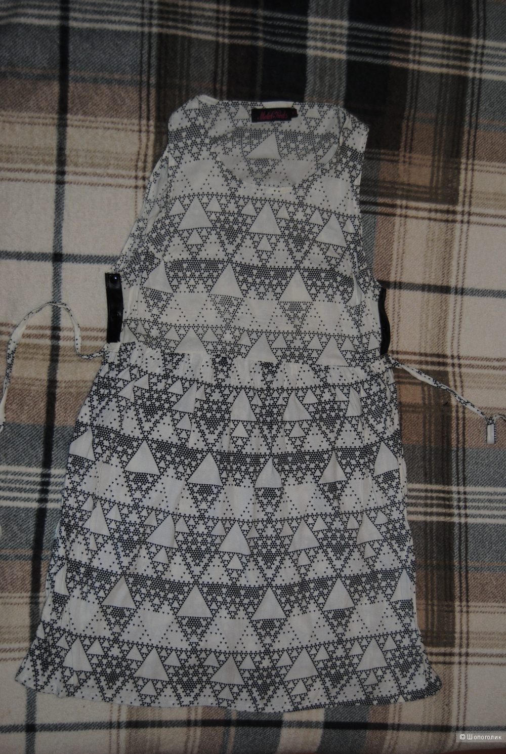 Платье Motel Polly Babydoll Dress in Ivory Pyramid Print XS