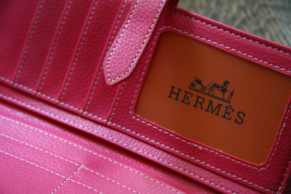 Розовый кошелек Hermes