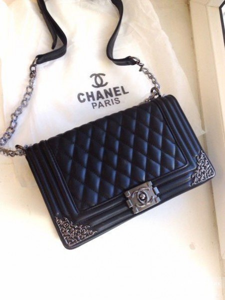 Стеганая сумка Chanel boy реплика
