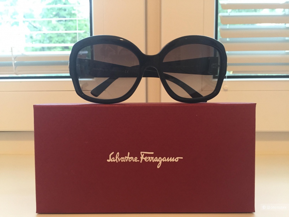 Солнцезащитные очки Salvatore Ferragamo