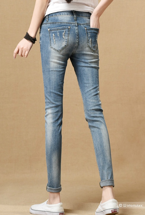 Молодежные джинсы с заплатками