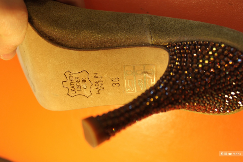 Шикарные туфельки для Золушки из золоченой кожи 36 размера
