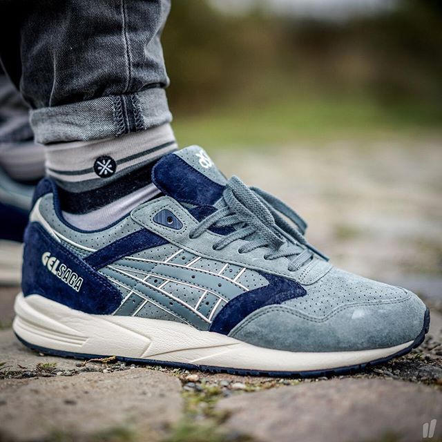 Новые кроссовки ASICS PLATINUM GEL SAGA