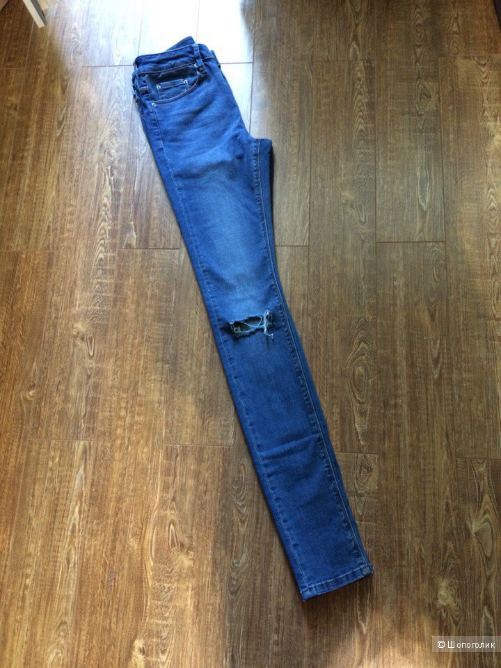 Потертые синие джинсы скинни с рваными коленями ASOS Ridley
