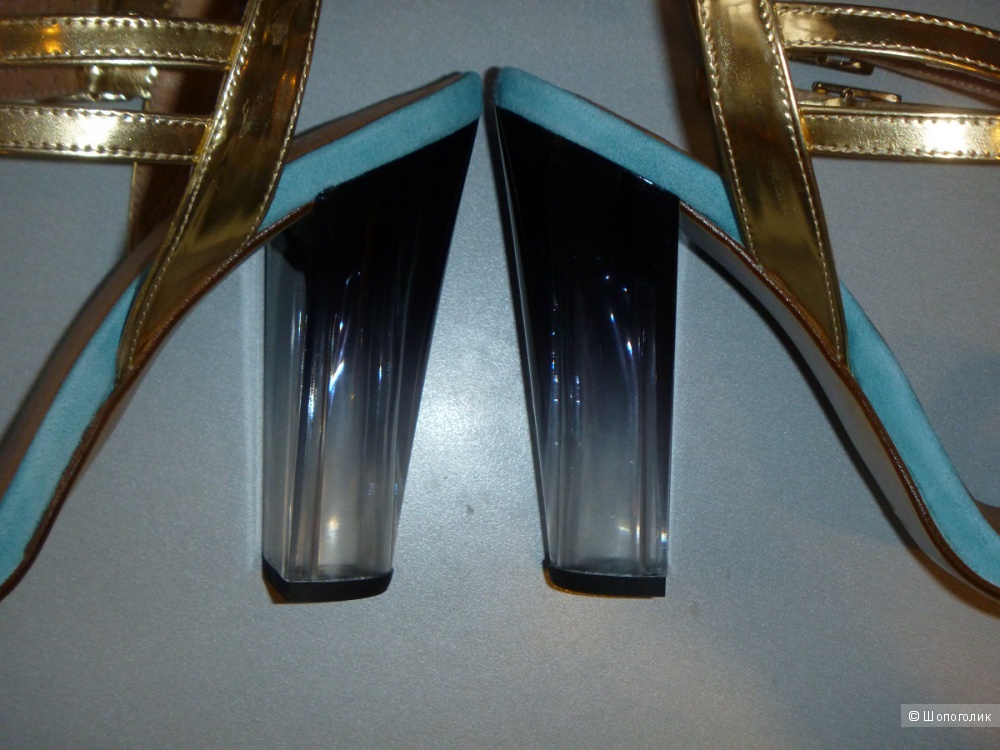 Босоножки с прозрачным каблуком, размер 5UK, на рос. 37, евр. 38. По стельке 24,5 см.