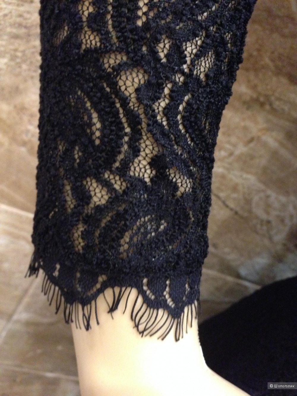 BCBG MAX AZRIA красивое черное платье из рельефного кружева р.44 Новое.Оригинал