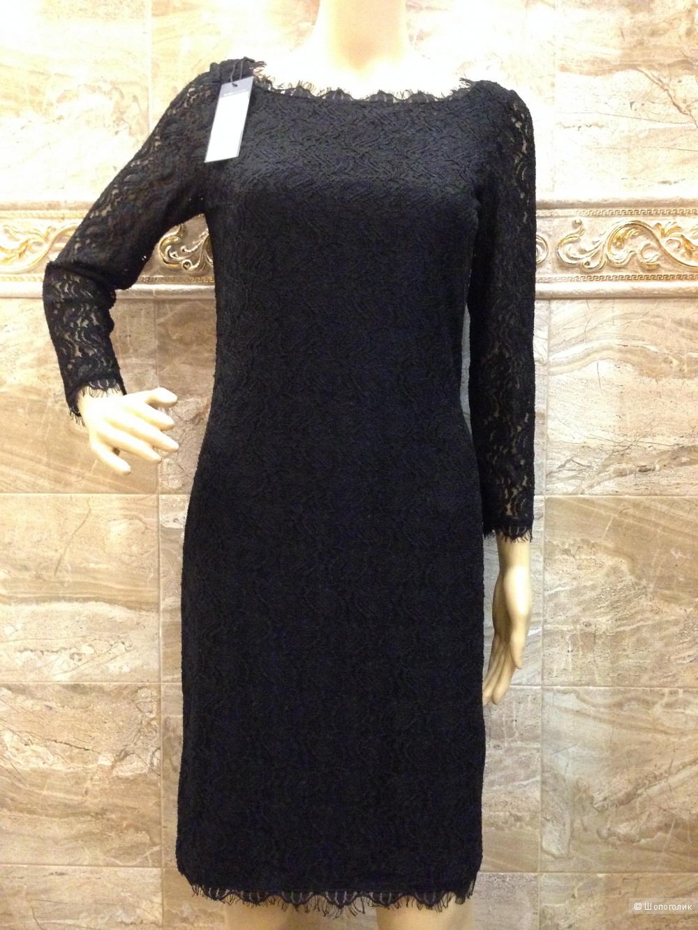 BCBG MAX AZRIA красивое черное платье из рельефного кружева р.44 Новое.Оригинал