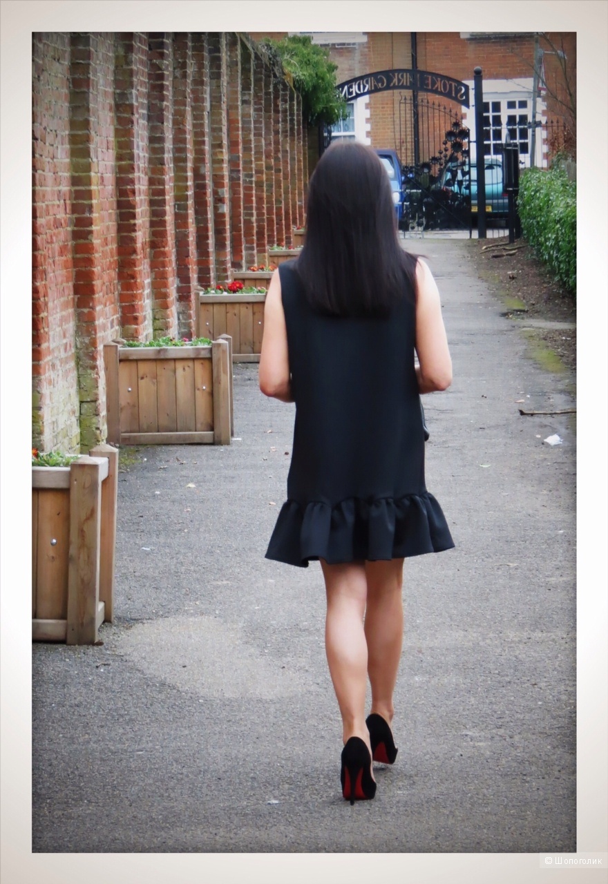 Черное платье с контрастным воротничком Lashes Of London
