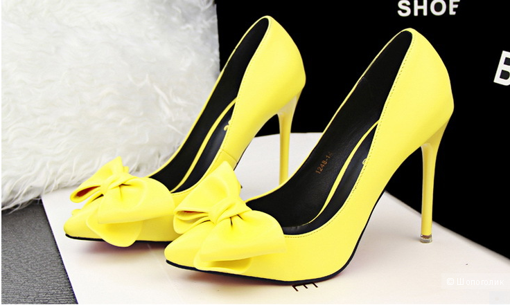 Жёлтые туфли-лодочки