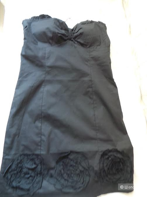 Маленькое черное платье на плотном лифе, новое, М