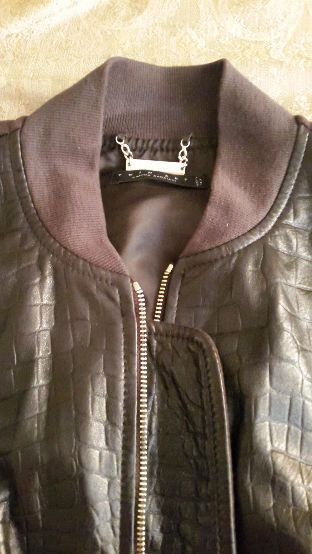Пристрою кожаную куртку Twin-Set Simona Barbieri р.М по цене покупки 3570 рублей.