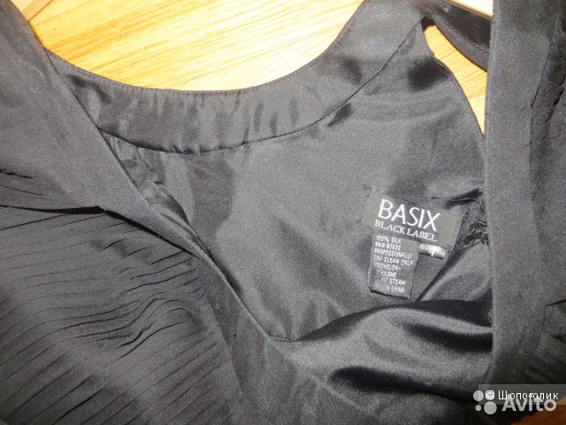 Шелковое платье от Basix Black Label. (США). б\у один вечер на 1час. Платье безупречного качества, очень элегантное.
