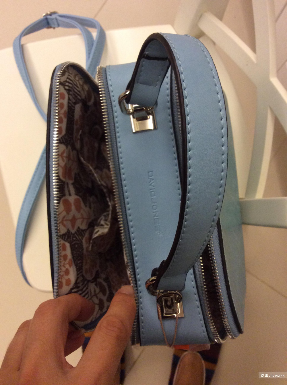 Новая небольшая сумочка красивого голубого цвета