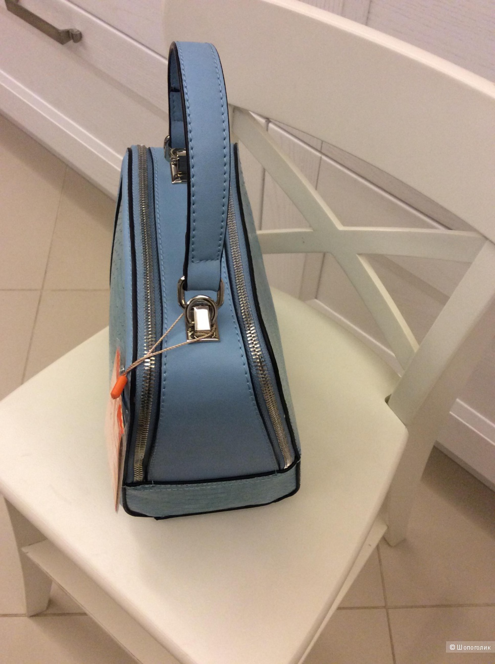 Новая небольшая сумочка красивого голубого цвета