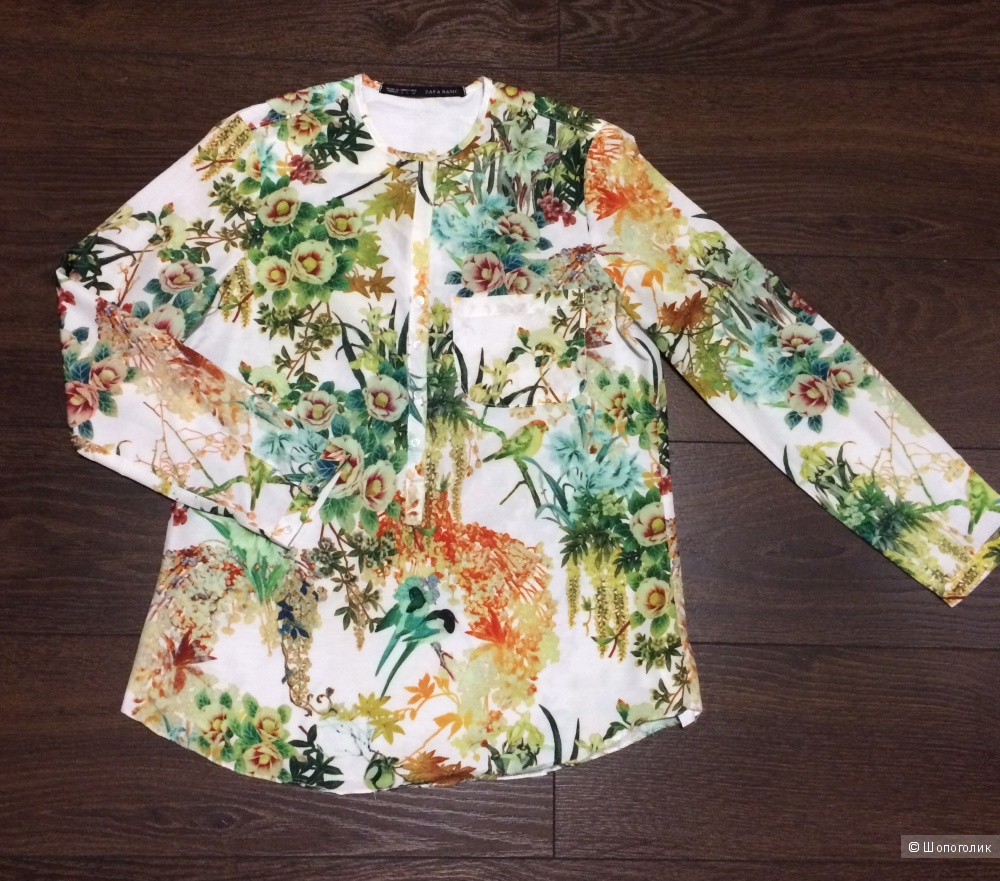 Блузка/рубашка белая-травянисто-цветочной расцветки, размер M