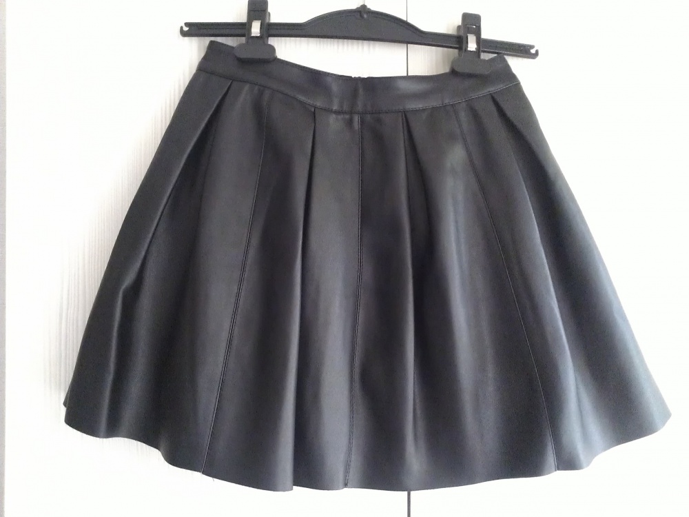 Расклешенная юбка из искусственной кожи ASOS Skater Skirt in Leather Look UK8