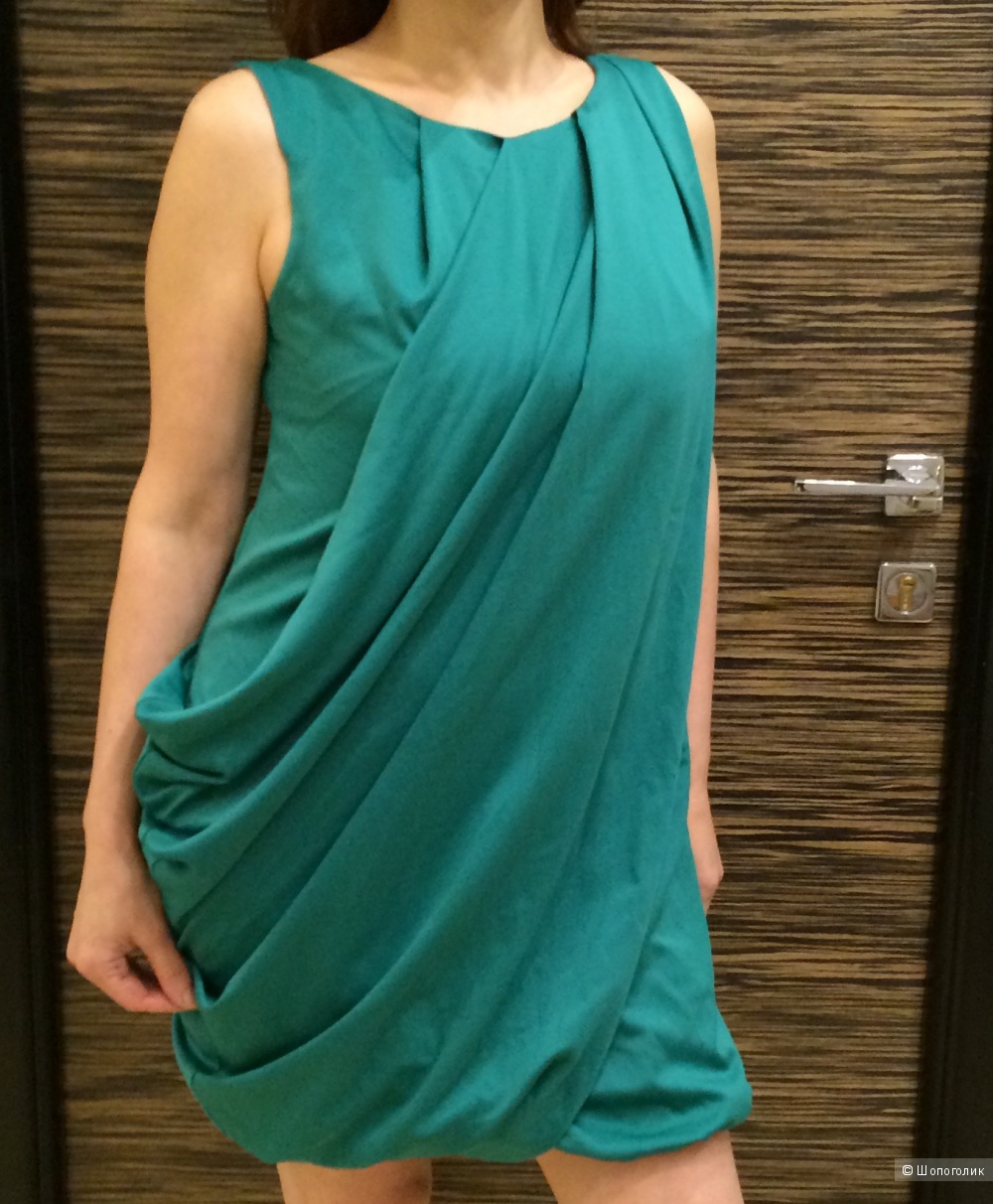 Короткое зеленое платье 44-46 размера
