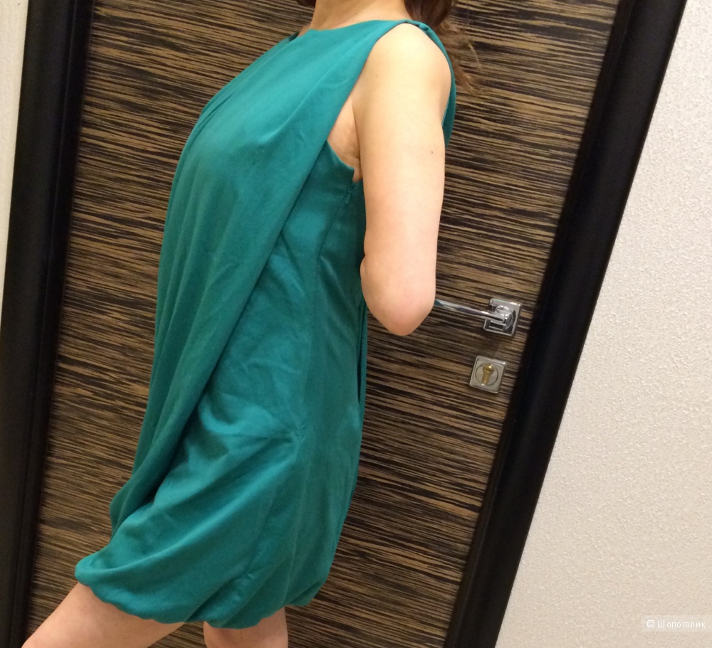 Короткое зеленое платье 44-46 размера