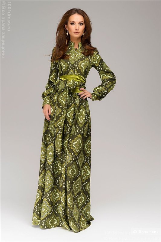 Платье зеленое длины макси с орнаментом и пуговицами спереди,размер XL.
