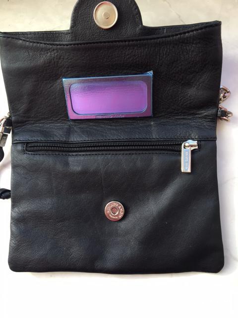 Новая кожаная маленькая черная сумочка Renato Angi