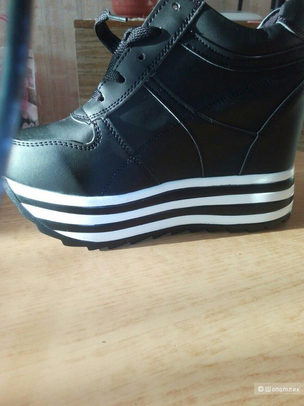Новые кроссовки на осень-весну, чёрные с сайта aliexpress.На платформе, стильные.