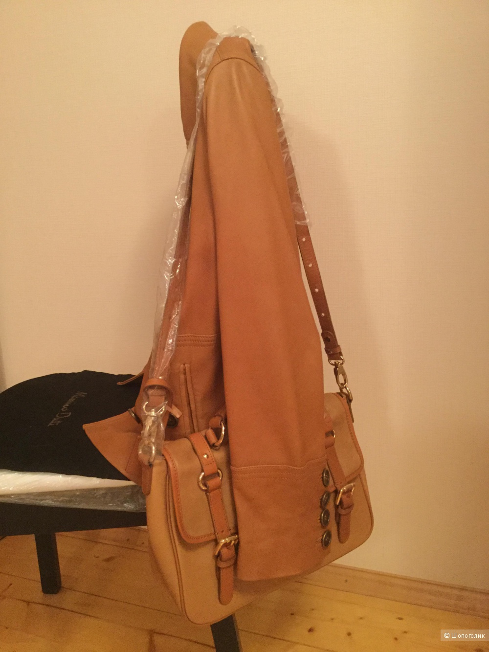 Новая сумка-планшет Massimo Dutti из телячьей кожи цвета Camel