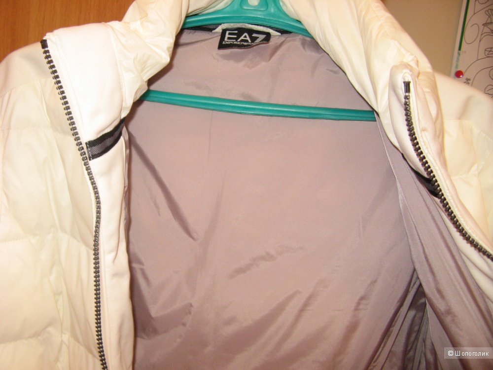 Женская новая куртка EA7, размер L
