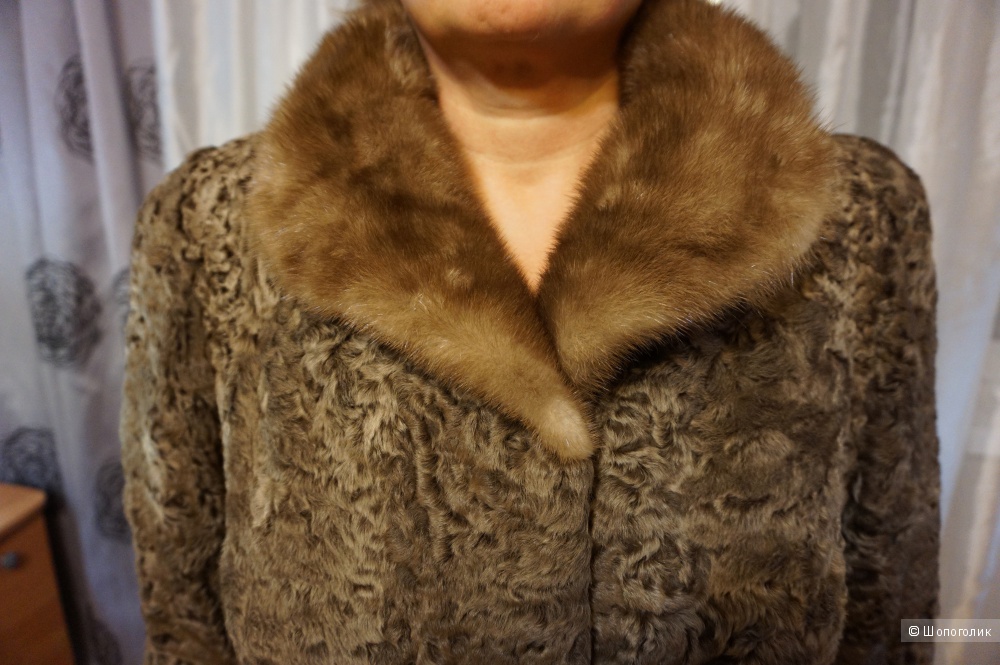 Продаю теплое зимнее пальто из каракуля с норкой 52-54 размера