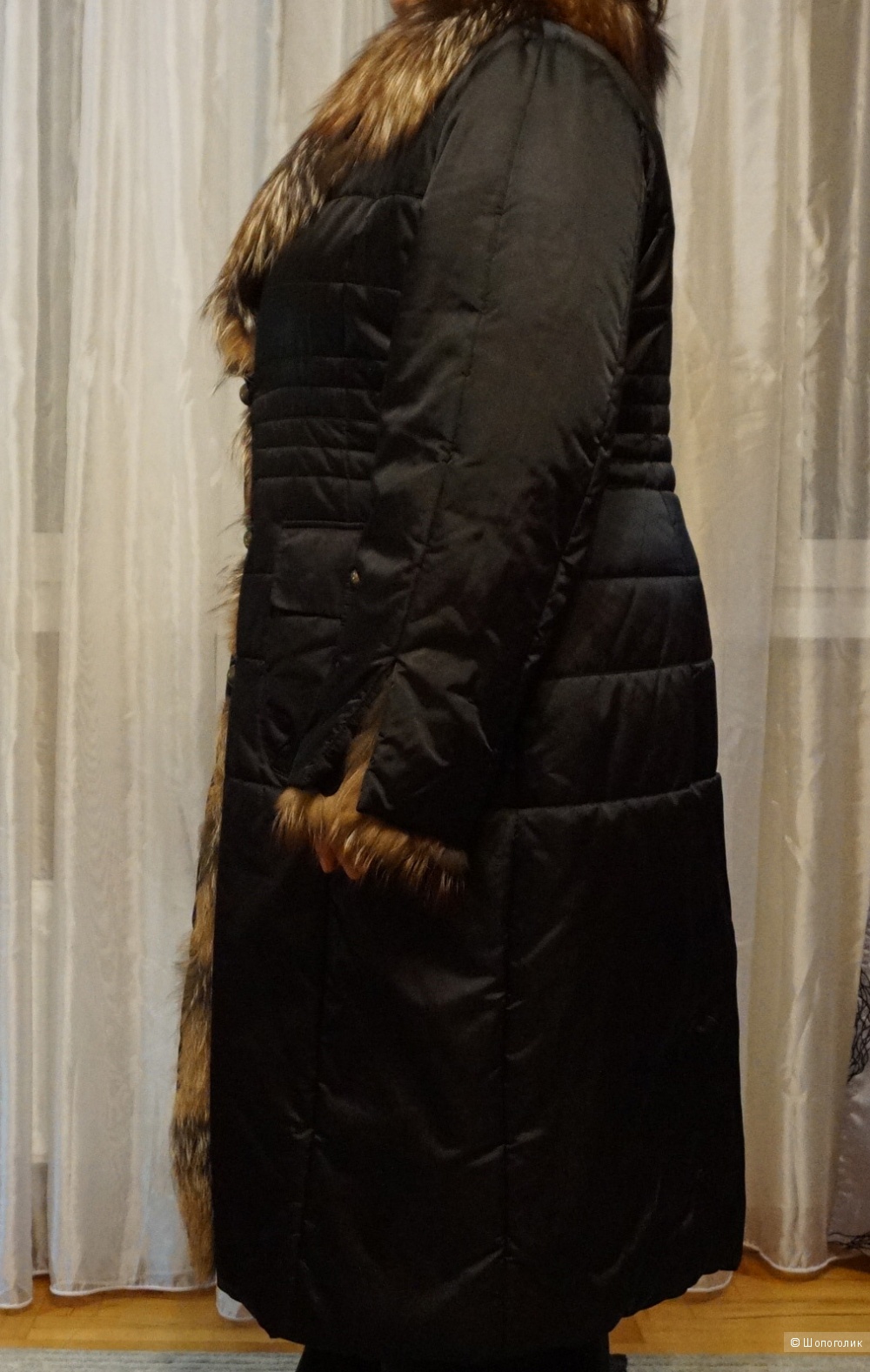 Продаю женский пуховик осенне-зимний теплый с меховым воротником размер 52-54, производство Италия