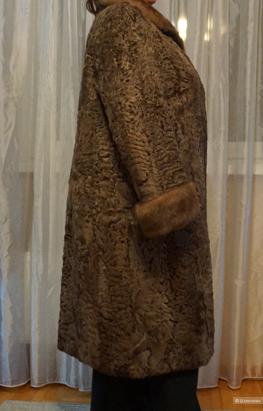 Продаю теплое зимнее пальто из каракуля с норкой 52-54 размера