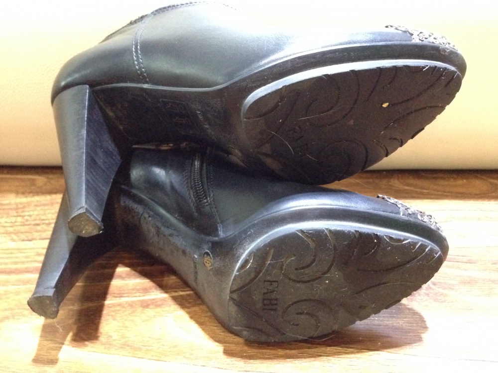 FABI красивые ботинки с ажурными сеточками на носках р.37.5-38