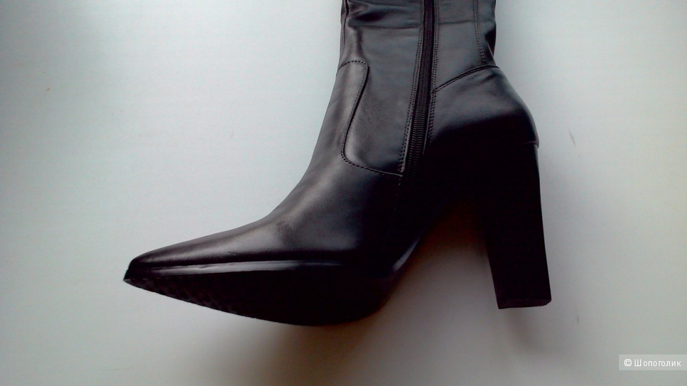 Зимние сапожки торговой марки Vkus Italian Design,цвет- черный, размер 40, оригинал, новые