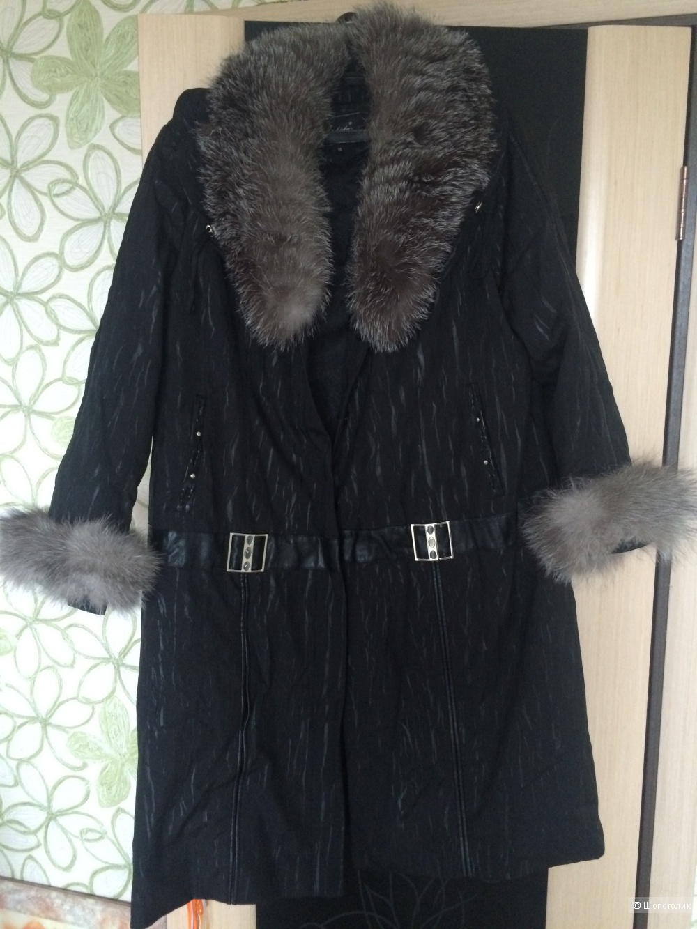 Новое качественное женское пальто (может быть и зимним, и демисезонным)