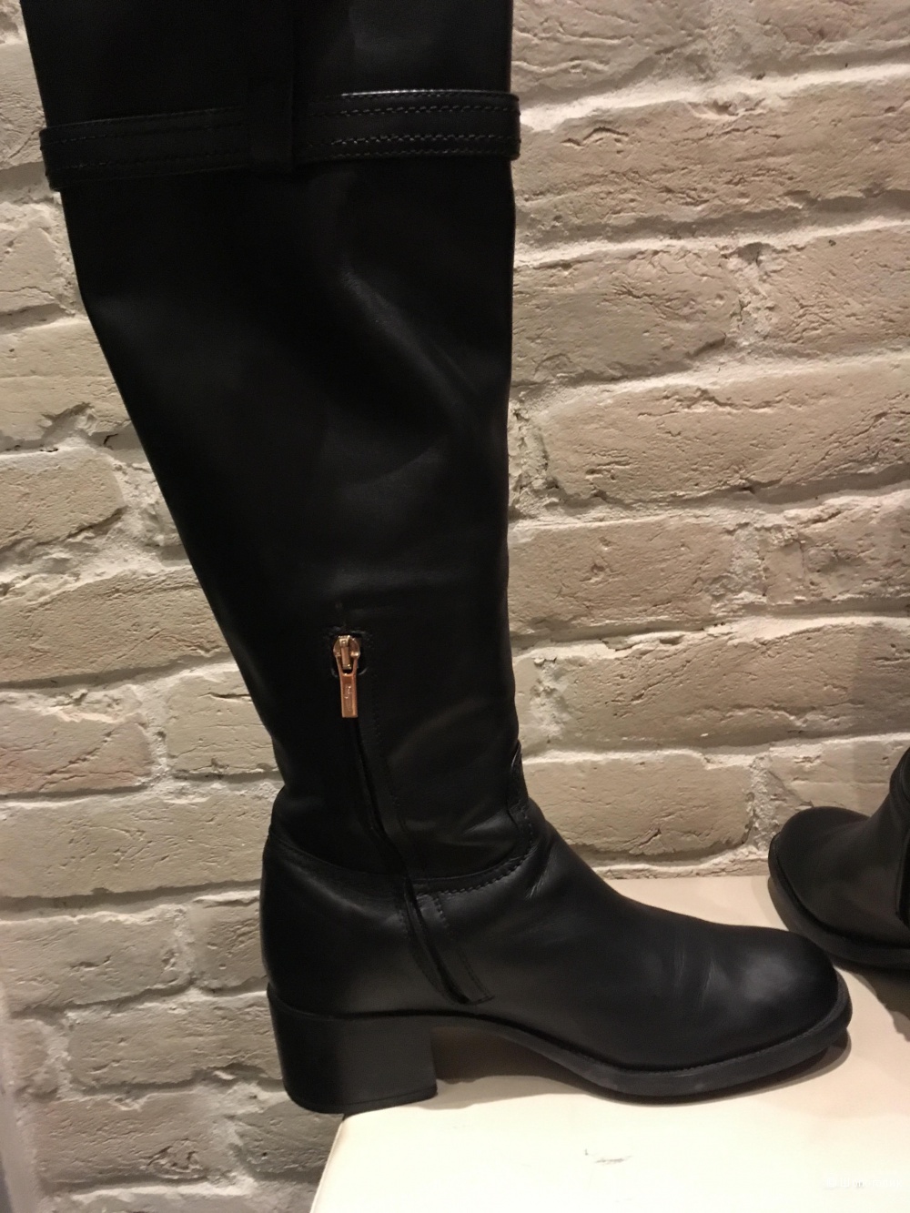 Salvatore Ferragamo 7.5 C, 38-38,5 черные сапоги