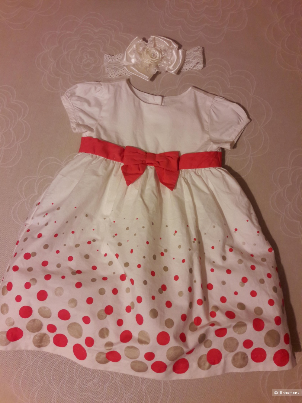 Нарядное платье для девочки Carters на 12-18 месяцев
