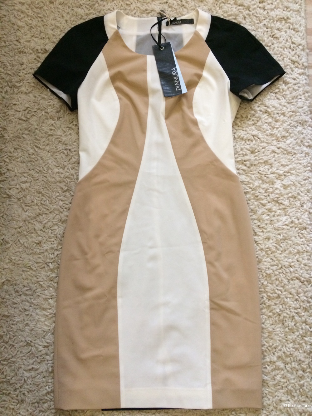 Платье Pianurastudio, новое, 44 размер.