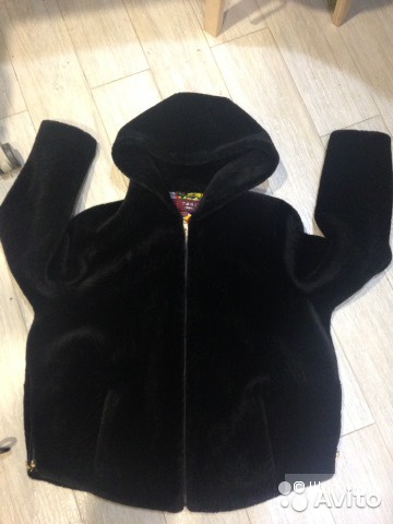 Продам стильную куртку-шубку на 50-52 размер.