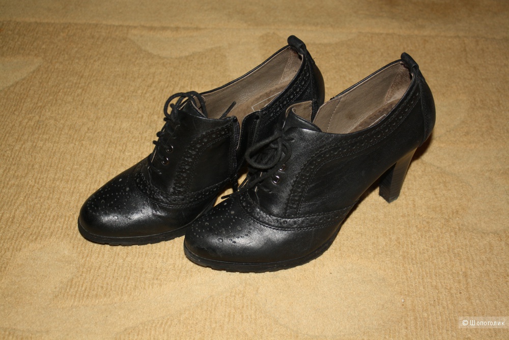 Демисезонные ботинки Caprice на росс. 40 размер
