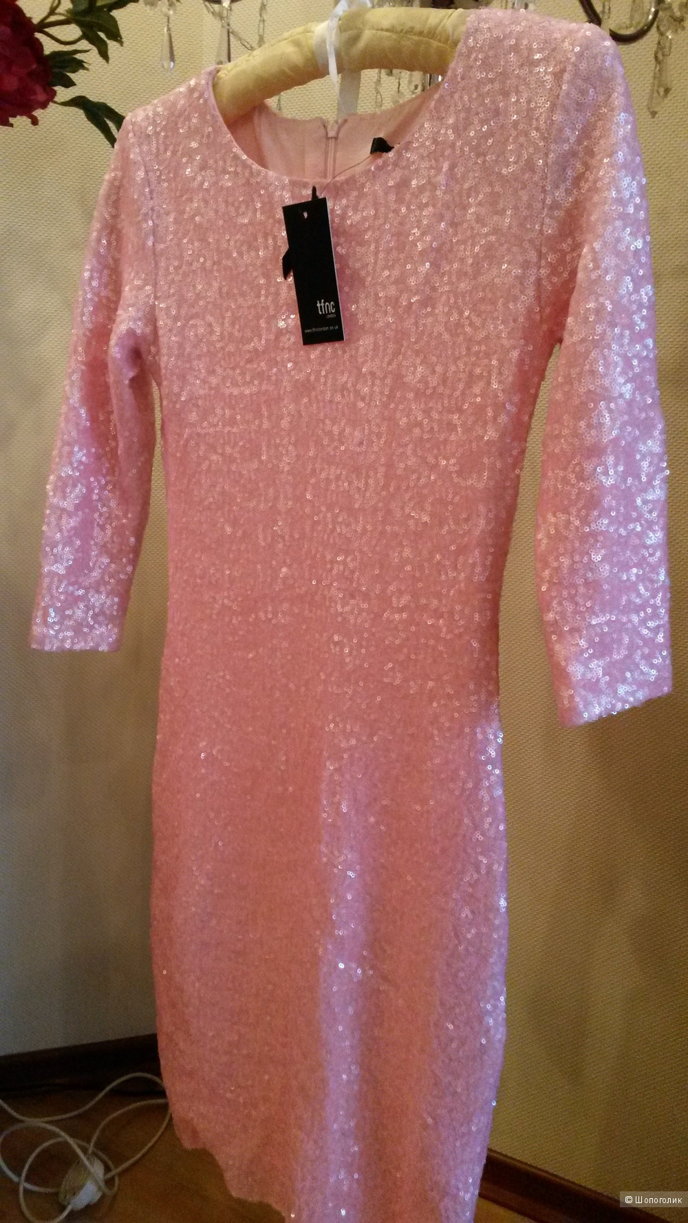 Платье розовое с пайетками TFNC, р42-44