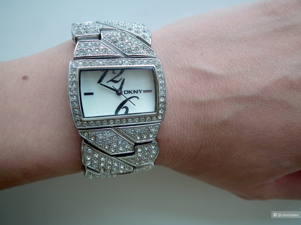 Шикарные часы браслет от DKNY с кристаллами Сваровски