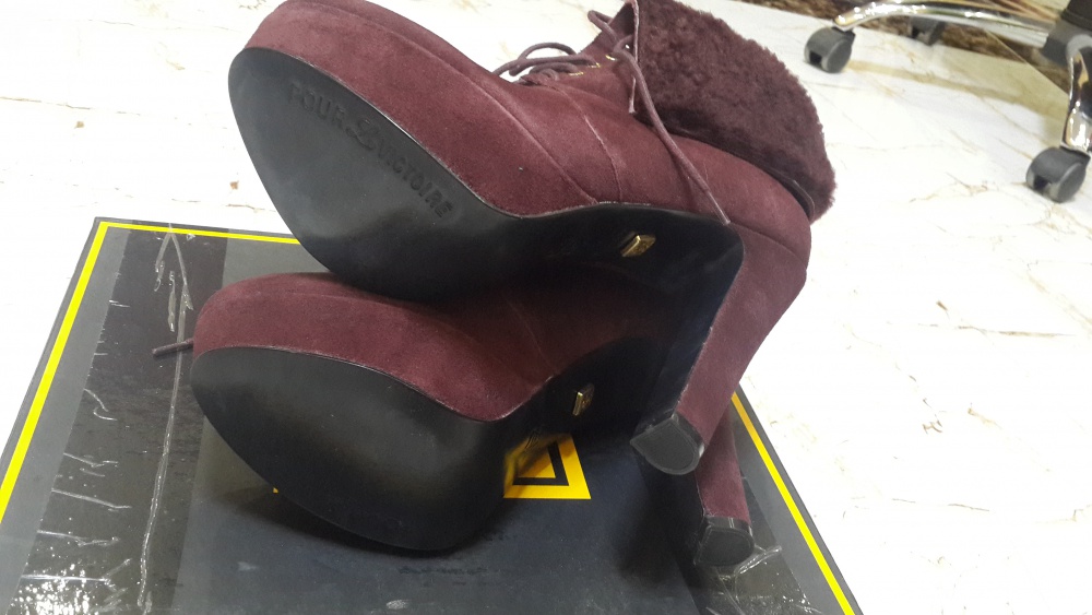 Новые в коробке ботинки Pour La Victoire 8us цвета марсала