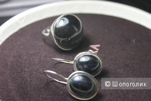 Серебряные серьги и кольцо с ониксом